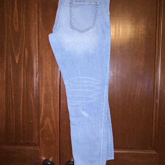 Women’s Gap girlfriend jeans - Picture 5 of 8